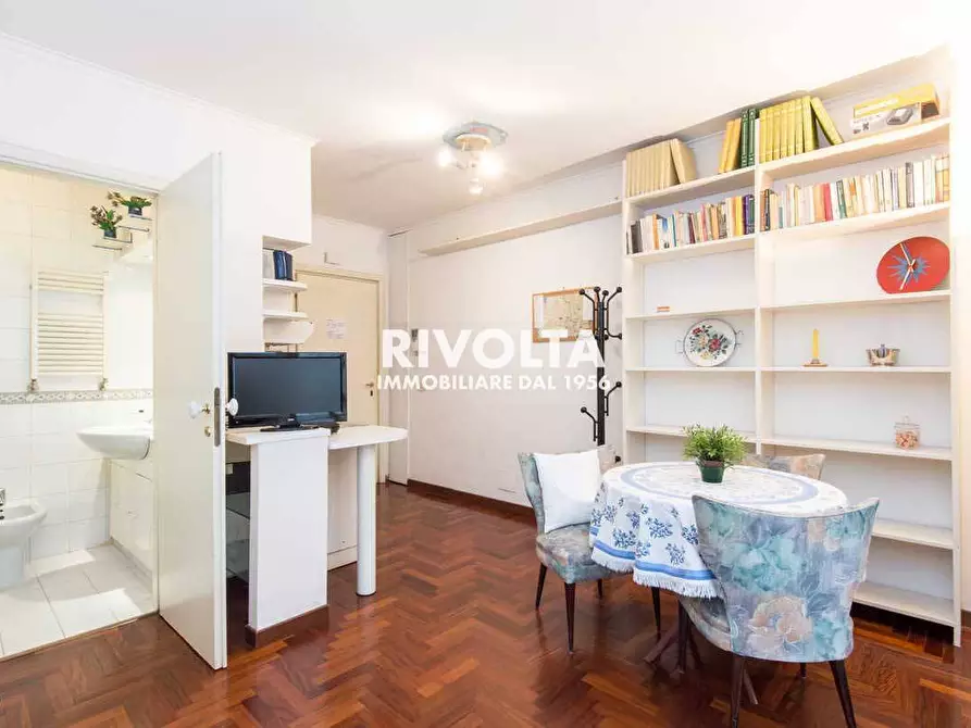 Immagine 6 di Appartamento in vendita  in Via Archimede a Roma