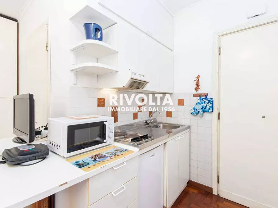 Immagine 9 di Appartamento in vendita  in Via Archimede a Roma