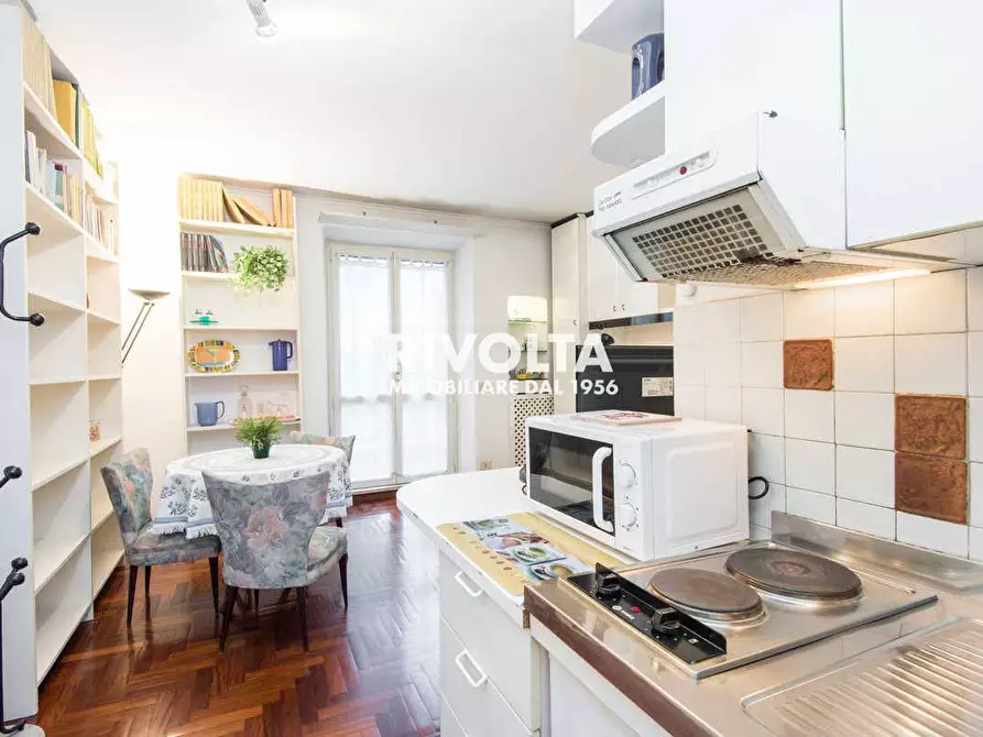 Immagine 11 di Appartamento in vendita  in Via Archimede a Roma