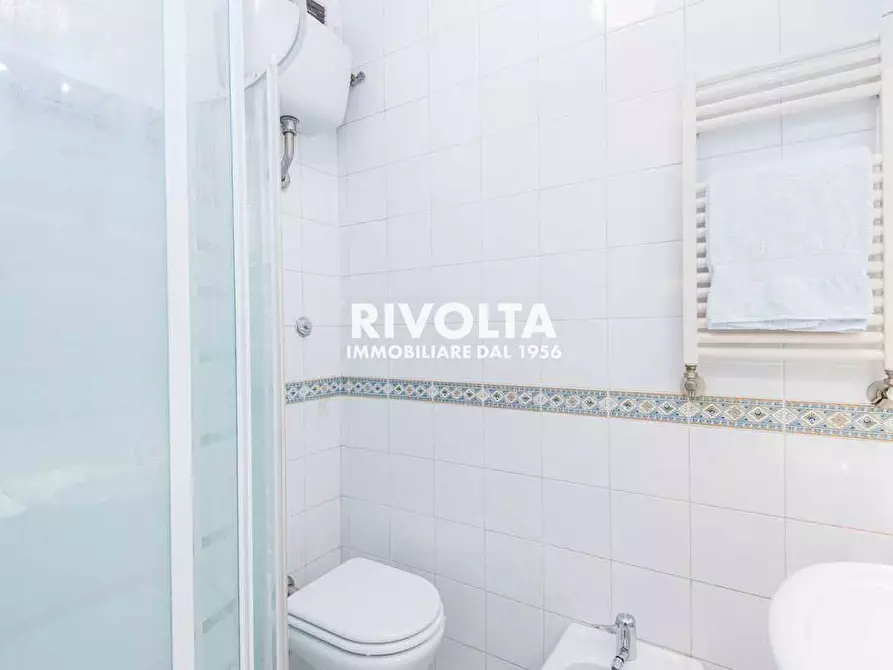 Immagine 13 di Appartamento in vendita  in Via Archimede a Roma