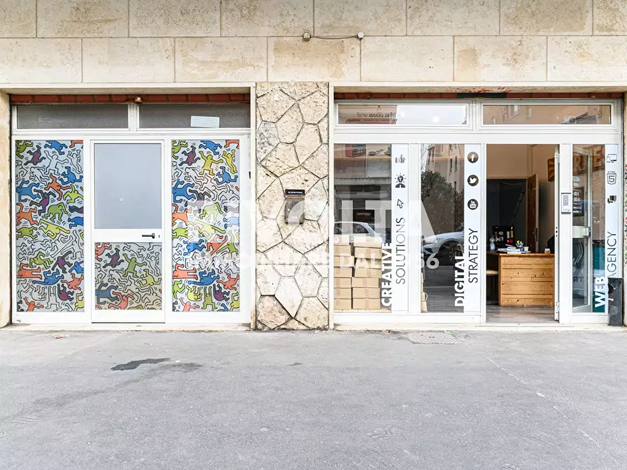 Immagine 19 di Locale commerciale in vendita  in Viale Desiderato Pietri a Roma