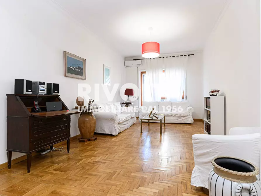 Immagine 2 di Appartamento in vendita  in Via Antonio Serra a Roma