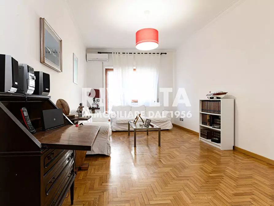 Immagine 5 di Appartamento in vendita  in Via Antonio Serra a Roma