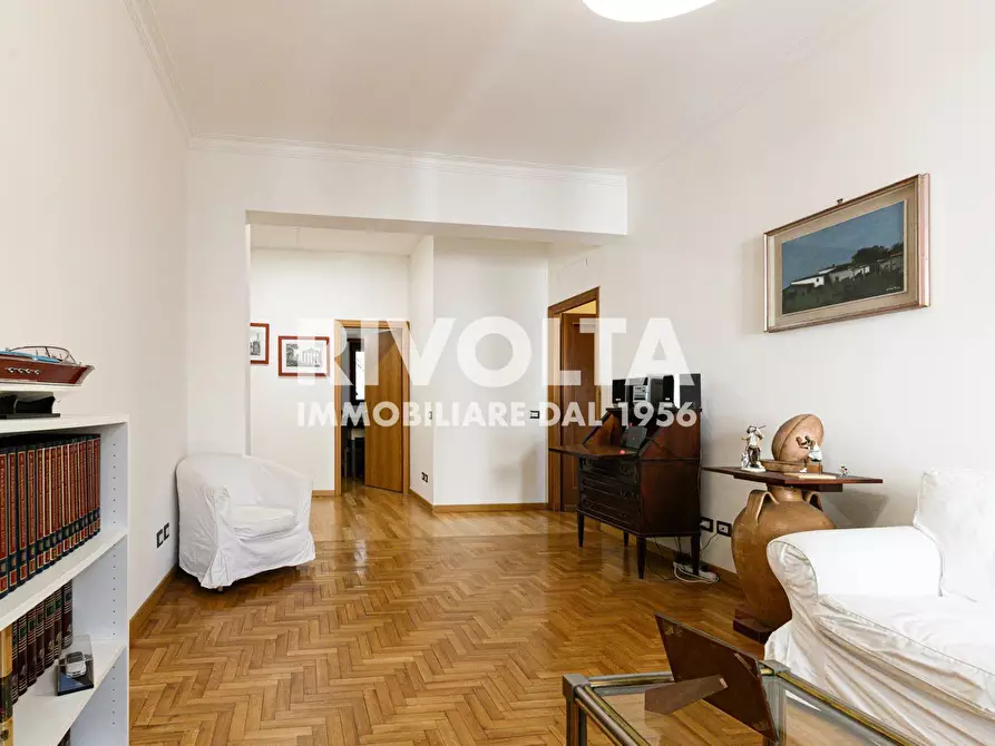 Immagine 6 di Appartamento in vendita  in Via Antonio Serra a Roma