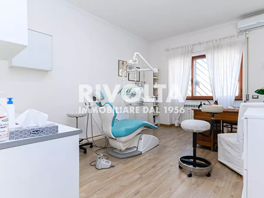 Immagine 8 di Appartamento in vendita  in Via Antonio Serra a Roma