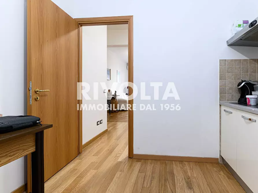 Immagine 11 di Appartamento in vendita  in Via Antonio Serra a Roma