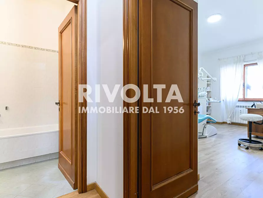 Immagine 12 di Appartamento in vendita  in Via Antonio Serra a Roma