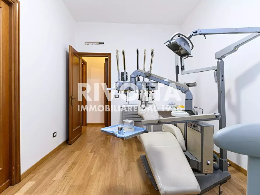 Immagine 19 di Appartamento in vendita  in Via Antonio Serra a Roma