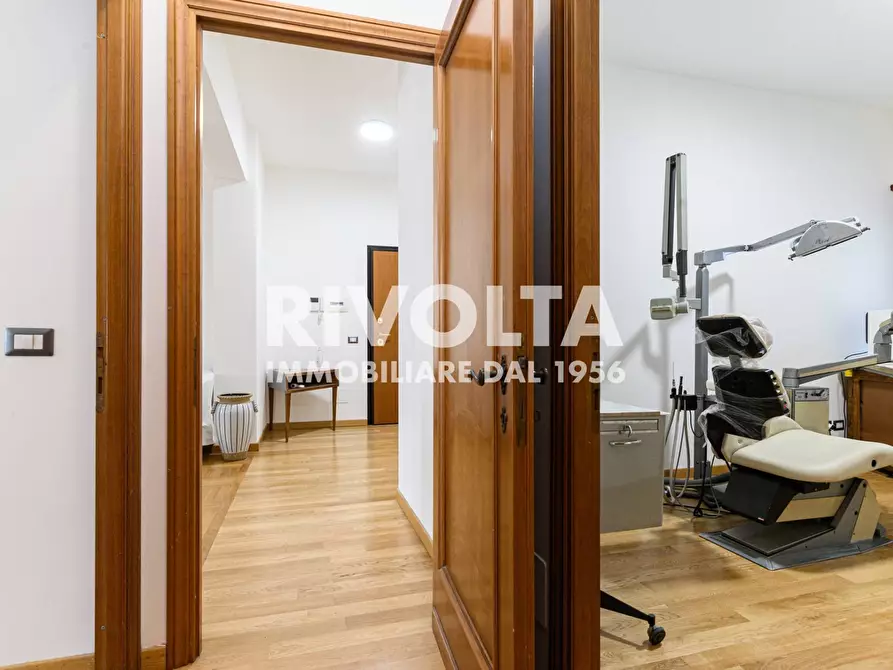 Immagine 25 di Appartamento in vendita  in Via Antonio Serra a Roma