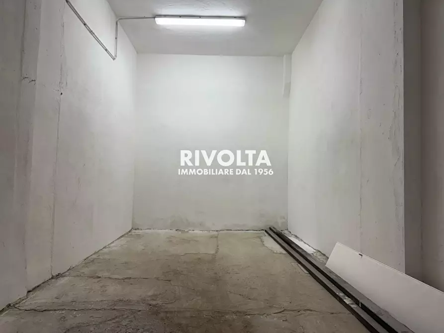 Immagine 2 di Box auto in vendita  in Via Torriglia a Roma