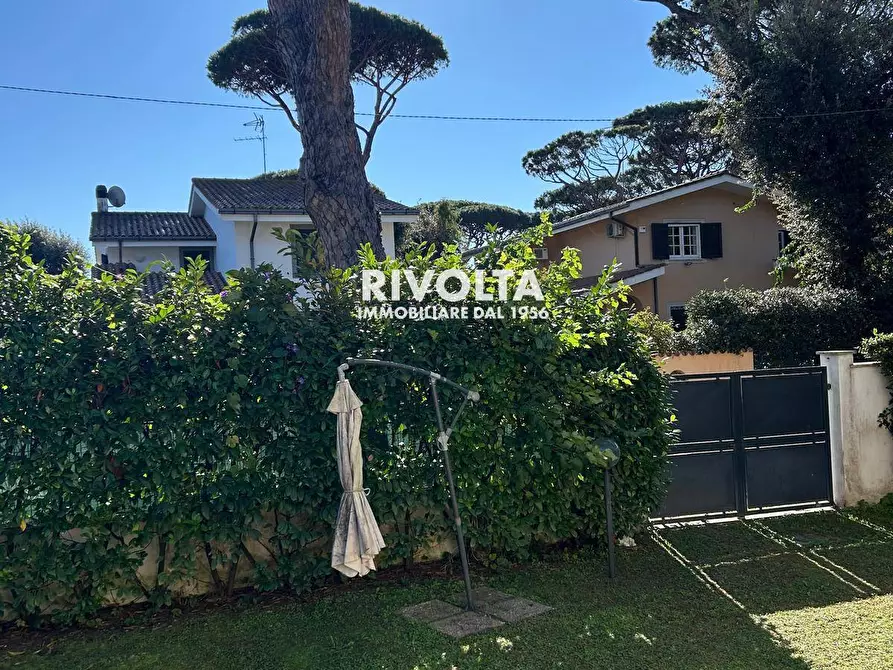 Immagine 2 di Villetta a schiera in affitto  in Viale  Castellamare a Fiumicino