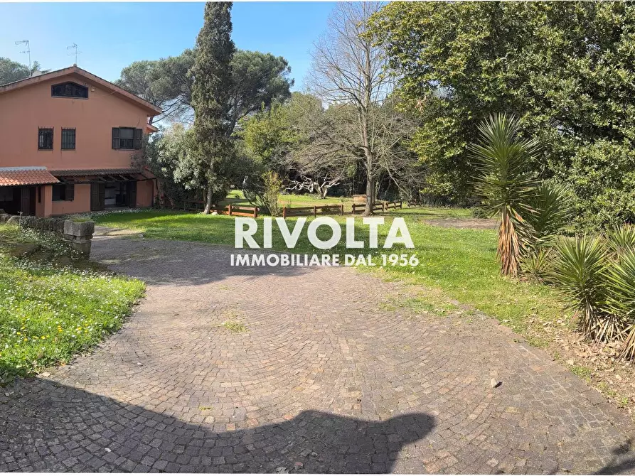 Immagine 20 di Villa in affitto  in Via della Giustiniana a Roma