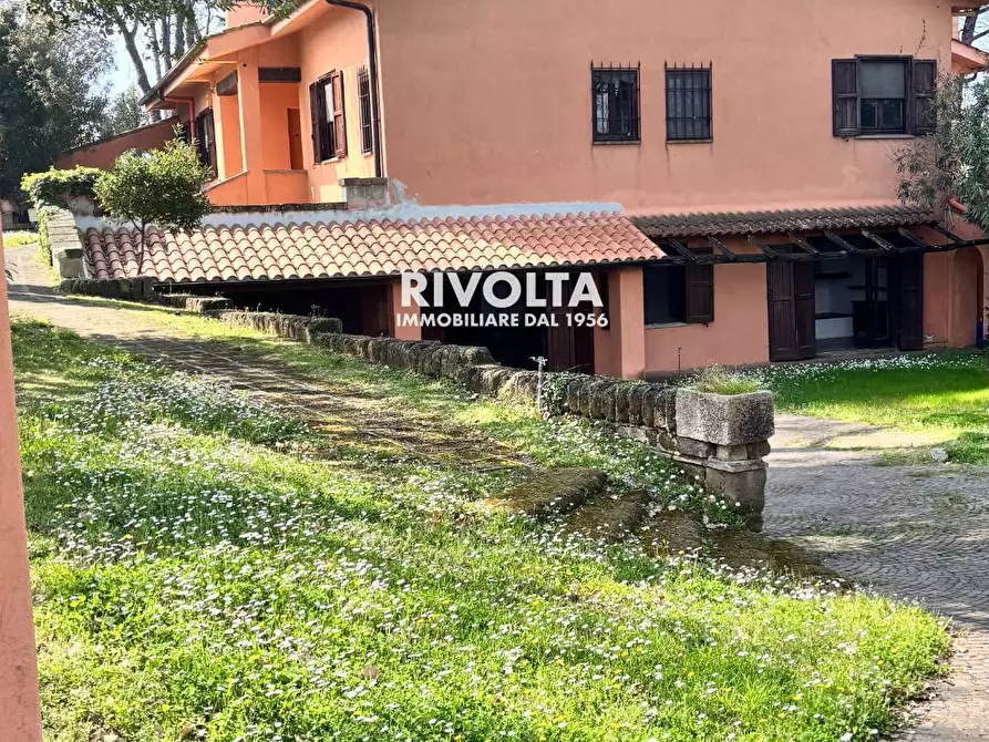 Immagine 21 di Villa in affitto  in Via della Giustiniana a Roma