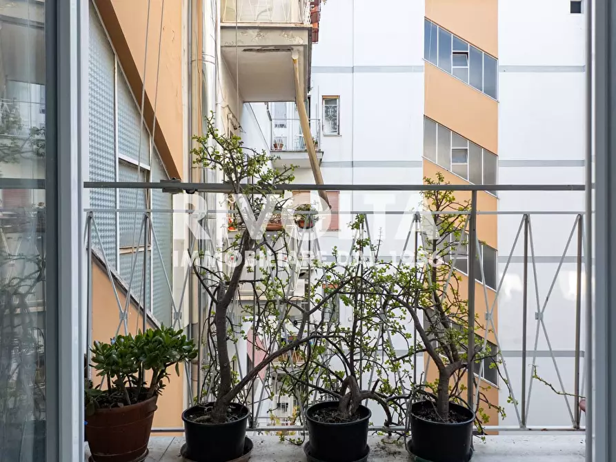 Immagine 20 di Appartamento in vendita  in Via Vittorio Spinazzola a Roma