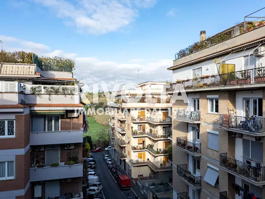 Immagine 16 di Appartamento in vendita  in Via Vittorio Spinazzola a Roma