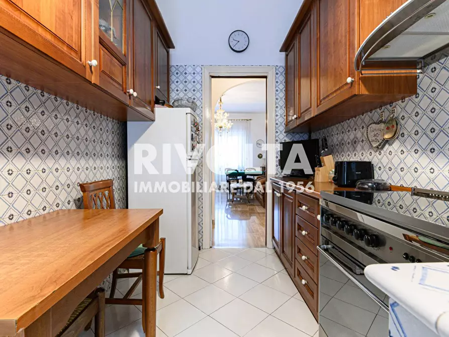 Immagine 15 di Appartamento in vendita  in Via Vittorio Spinazzola a Roma