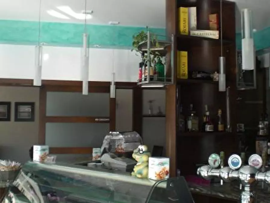 Immagine 4 di Negozio in affitto  a Eraclea