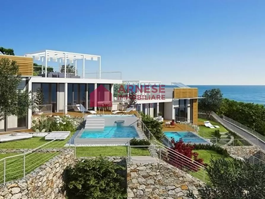Immagine 20 di Villa in vendita  in Via della Ginestra a Bergeggi