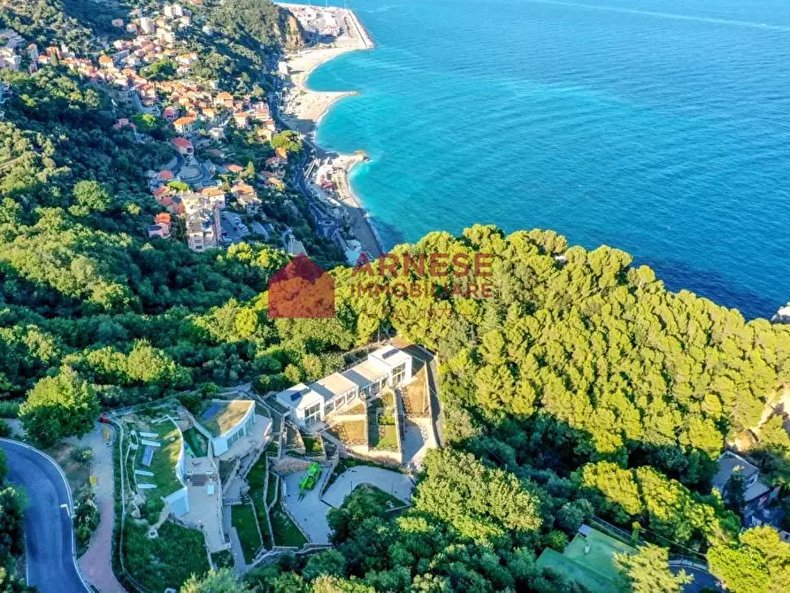 Immagine 21 di Villa in vendita  in Via della Ginestra a Bergeggi