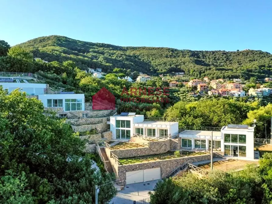 Immagine 13 di Villa in vendita  in Via della Ginestra a Bergeggi