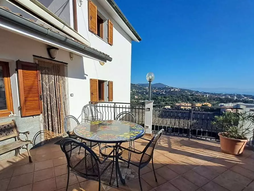 Immagine 3 di Casa bifamiliare in vendita  in Via Cassisi a Celle Ligure