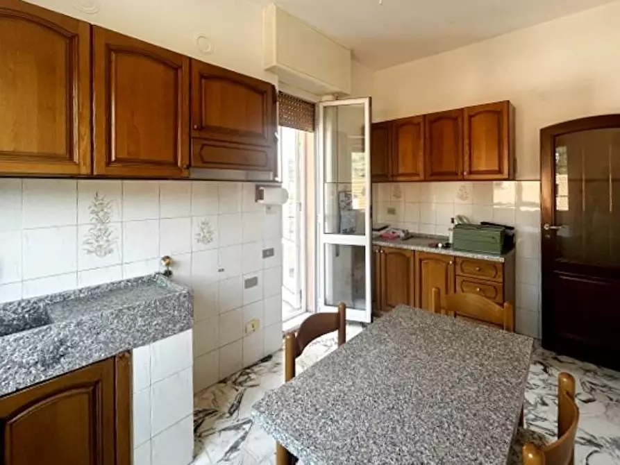 Immagine 5 di Appartamento in vendita  in Via Lavagnola a Savona