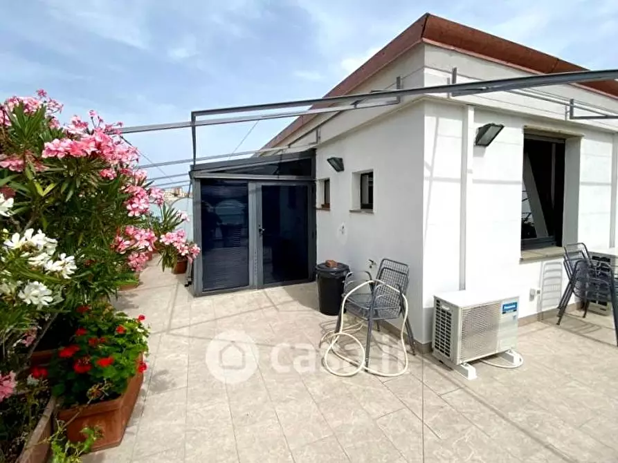 Immagine 18 di Attico in vendita  in Piazza Martiri a Savona