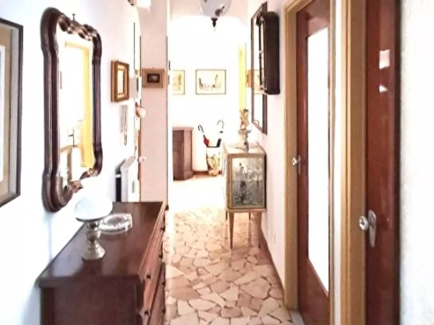 Immagine 1 di Appartamento in vendita  in Via de Rege a Albisola Superiore