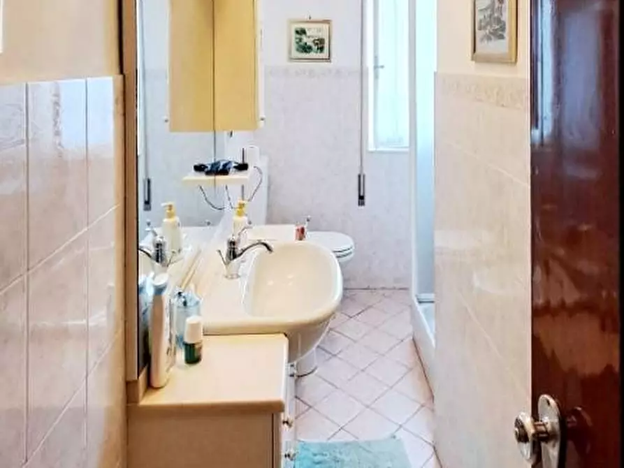 Immagine 13 di Appartamento in vendita  in Via de Rege a Albisola Superiore