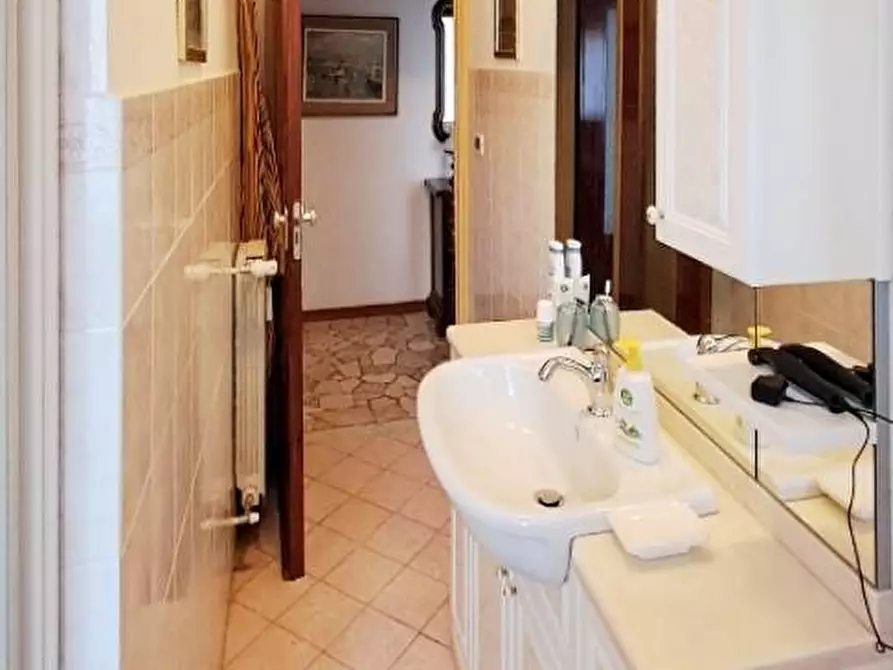 Immagine 14 di Appartamento in vendita  in Via de Rege a Albisola Superiore