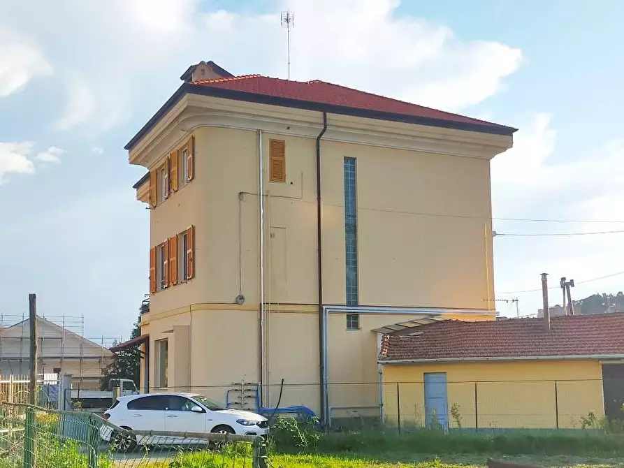 Immagine 24 di Attico in vendita  in Via Fodrato a Albisola Superiore