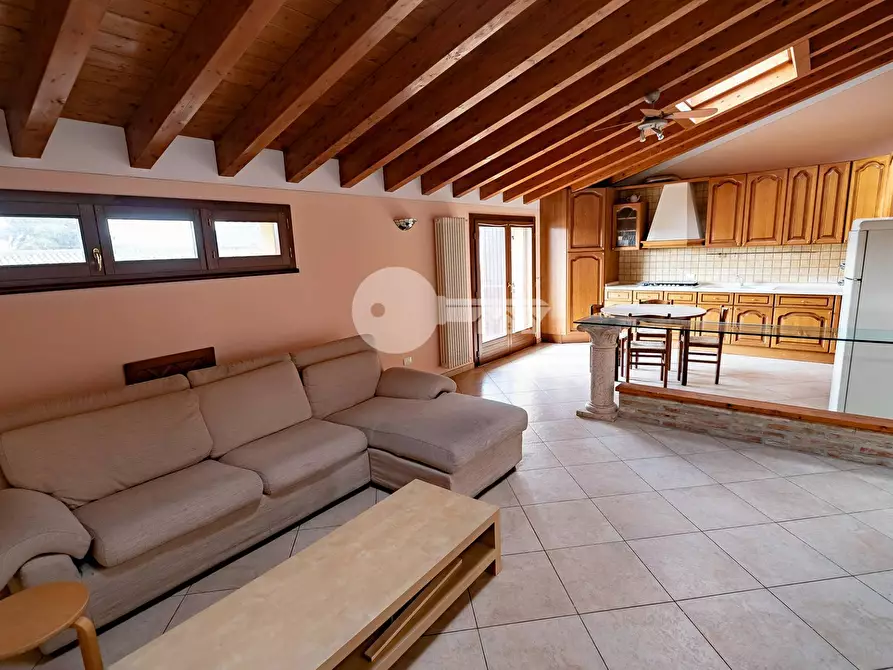 Immagine 2 di Appartamento in vendita  in VIA TITO SPERI a Ghedi