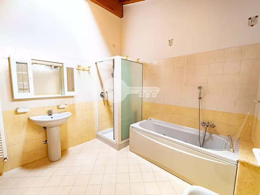 Immagine 12 di Appartamento in vendita  in VIA TITO SPERI a Ghedi