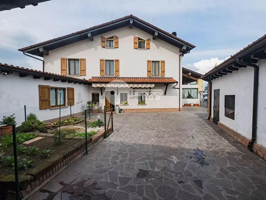 Immagine 1 di Casa indipendente in vendita  in CASCINA RONCHI DAVO a Leno