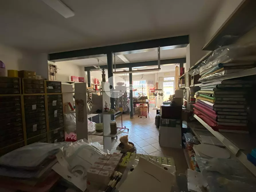 Immagine 2 di Negozio in vendita  in via 4 novembre a Ghedi