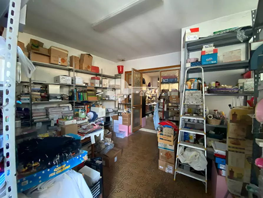 Immagine 3 di Negozio in vendita  in via 4 novembre a Ghedi