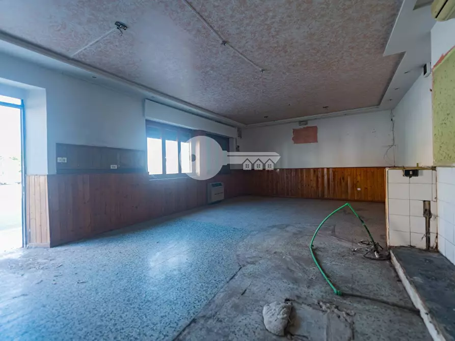 Immagine 5 di Locale commerciale in vendita  in Via Mantova a Asola