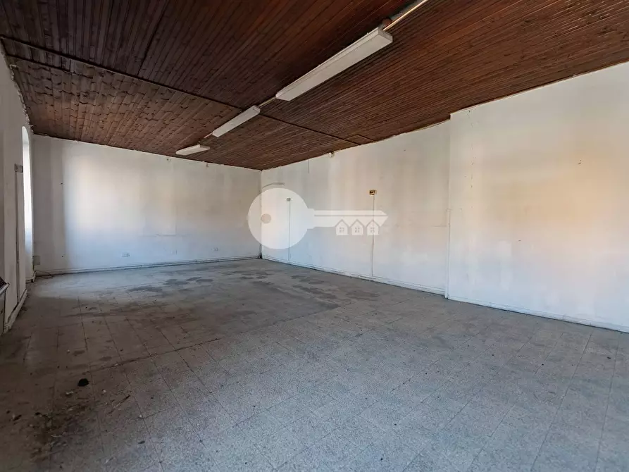 Immagine 17 di Locale commerciale in vendita  in Via Mantova a Asola