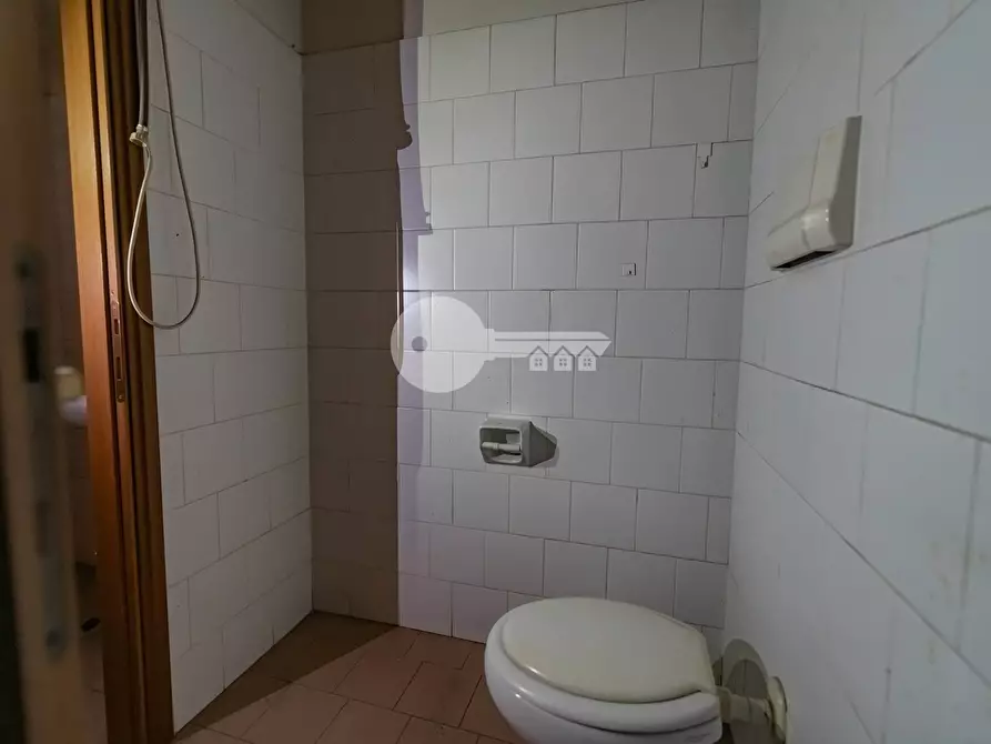 Immagine 30 di Locale commerciale in vendita  in Via Mantova a Asola