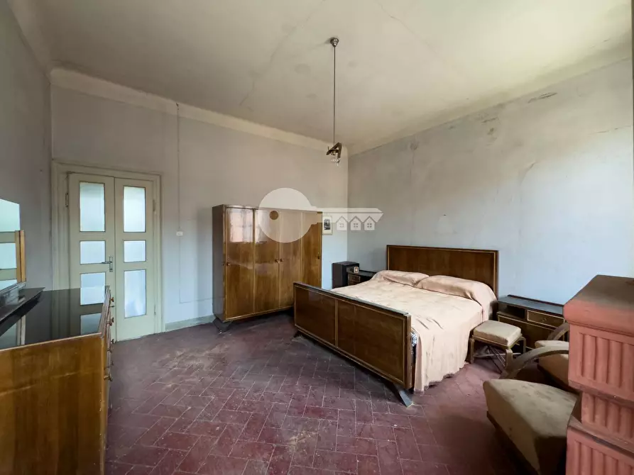 Immagine 30 di Camera in vendita  in via roma a Medole