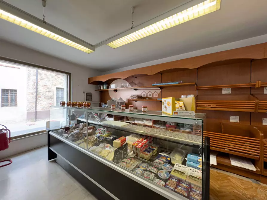 Immagine 4 di Attività commerciale in affitto  in Piazza Libertà a Remedello