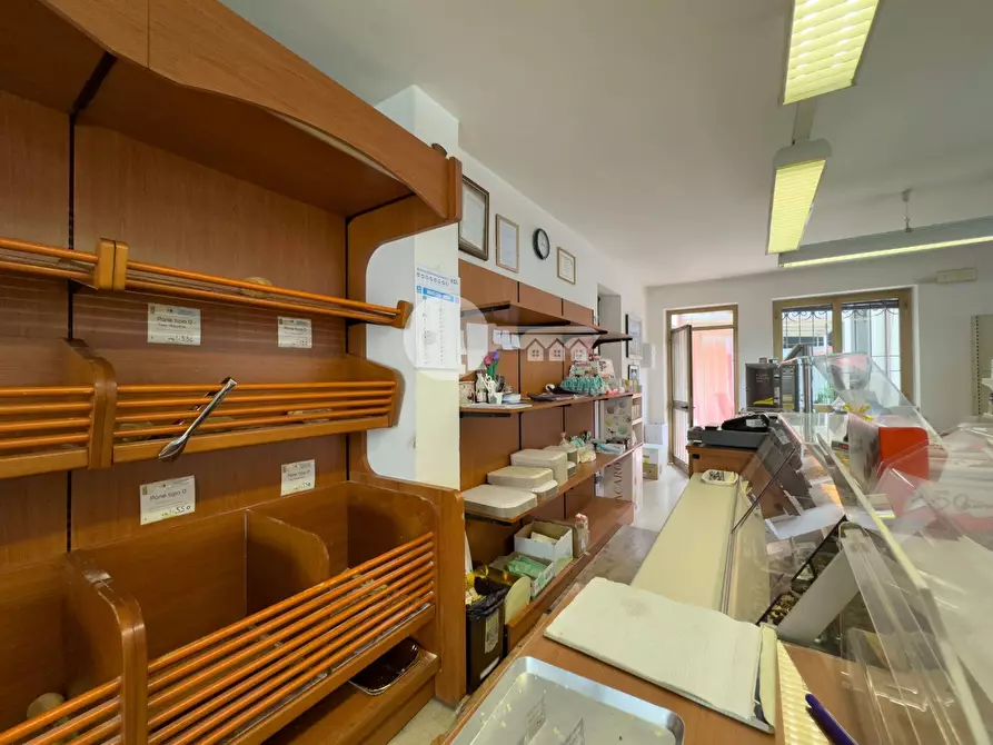 Immagine 13 di Attività commerciale in affitto  in Piazza Libertà a Remedello
