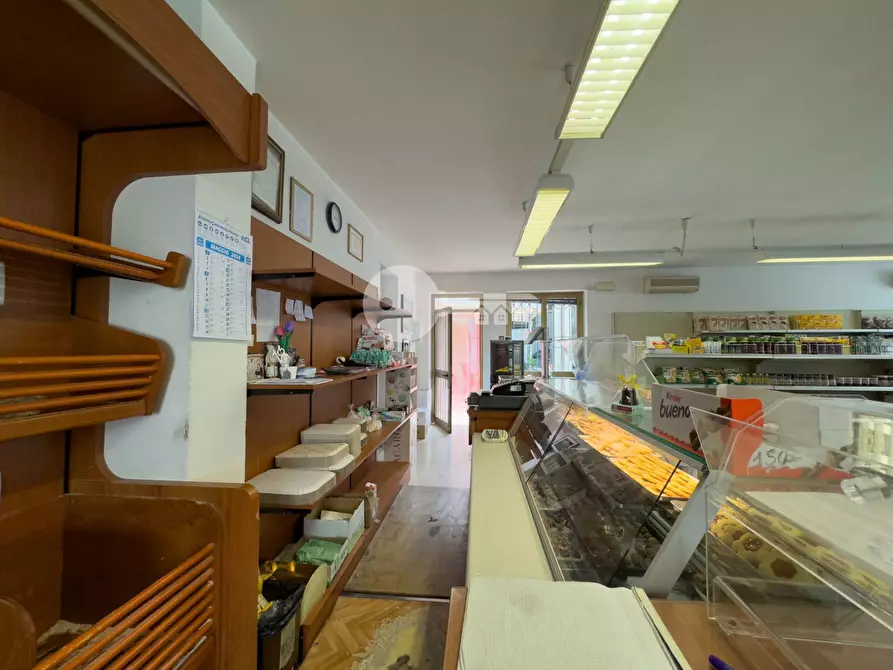Immagine 14 di Attività commerciale in affitto  in Piazza Libertà a Remedello
