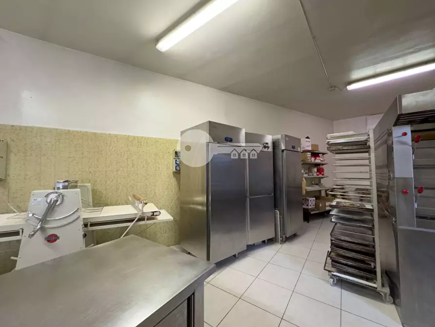 Immagine 21 di Attività commerciale in affitto  in Piazza Libertà a Remedello
