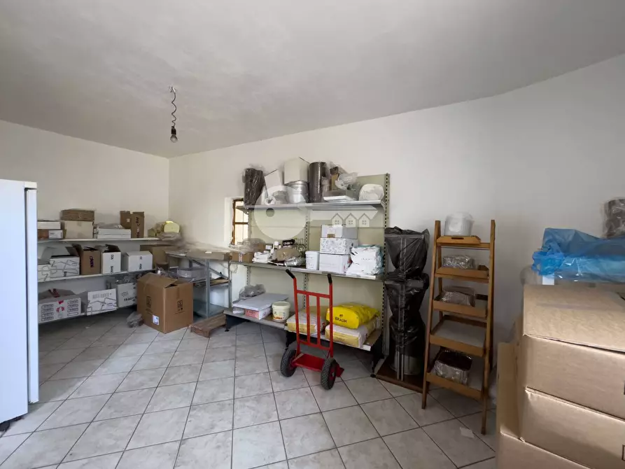 Immagine 29 di Attività commerciale in affitto  in Piazza Libertà a Remedello