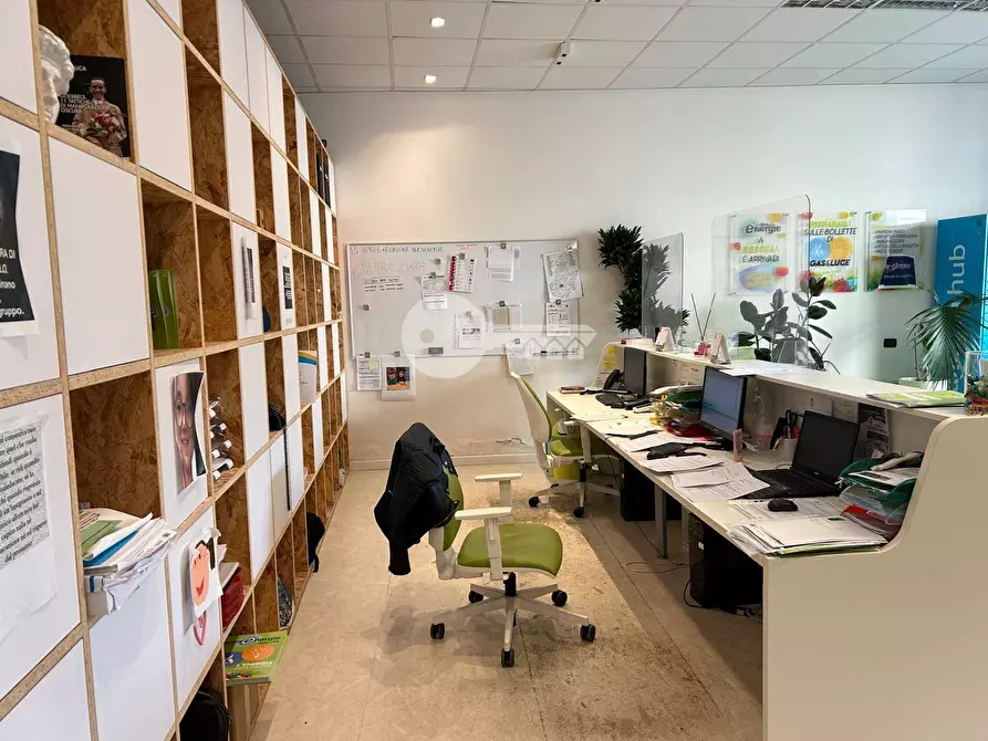 Immagine 6 di Negozio in vendita  in Via Del Sebino a Brescia