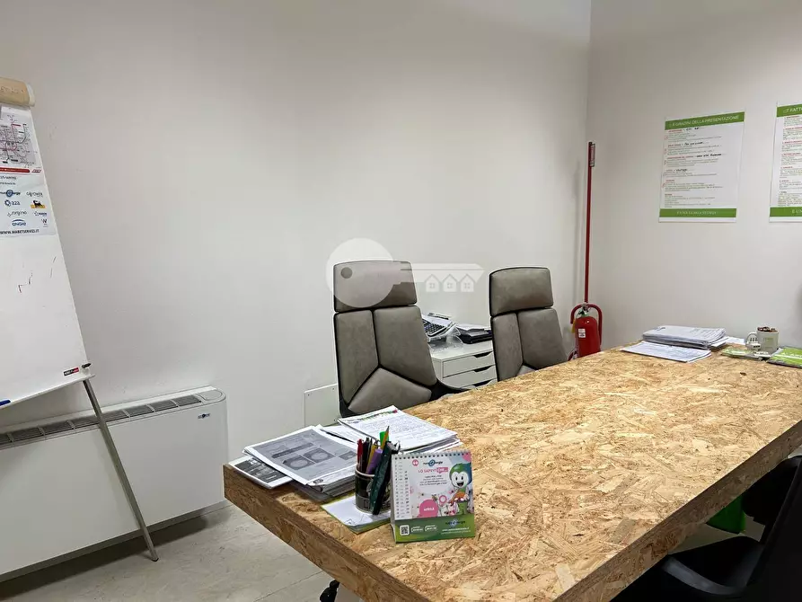 Immagine 9 di Negozio in vendita  in Via Del Sebino a Brescia