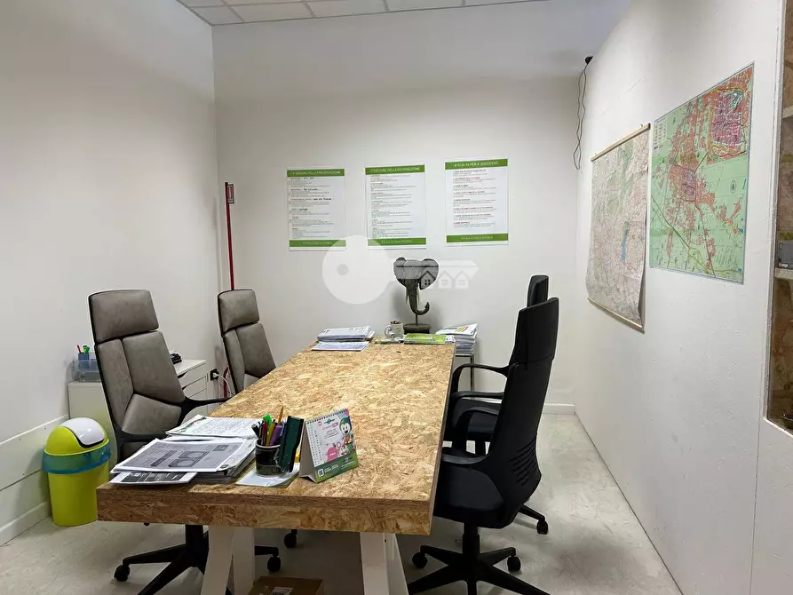 Immagine 10 di Negozio in vendita  in Via Del Sebino a Brescia