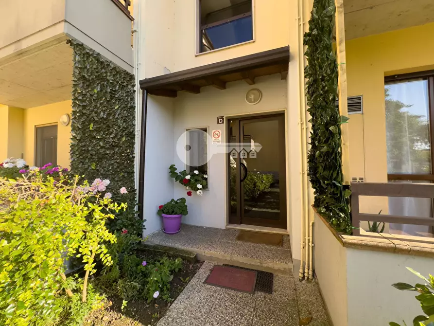 Immagine 2 di Appartamento in vendita  in Via Ugo Foscolo a Ghedi