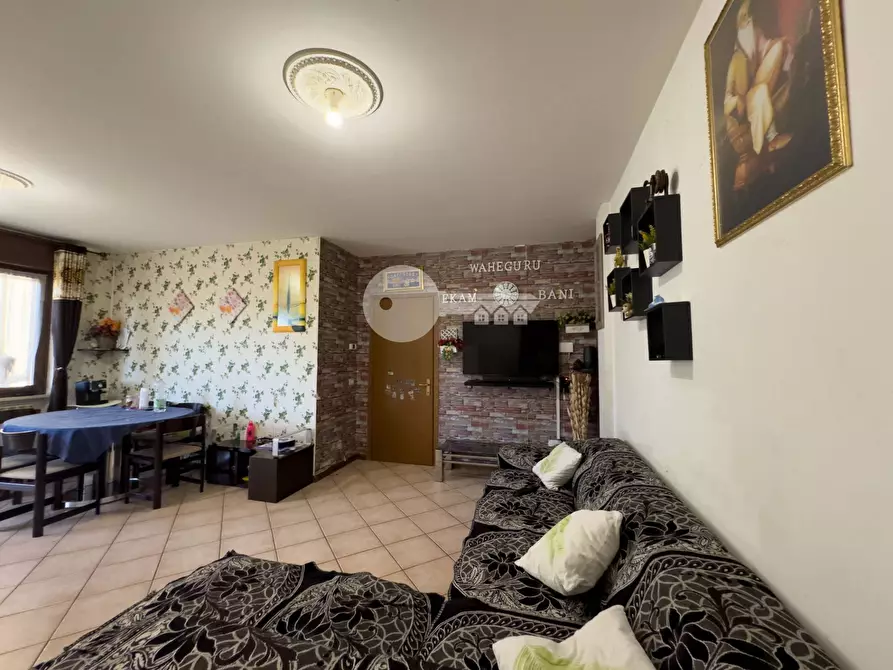 Immagine 3 di Appartamento in vendita  in Via Ugo Foscolo a Ghedi